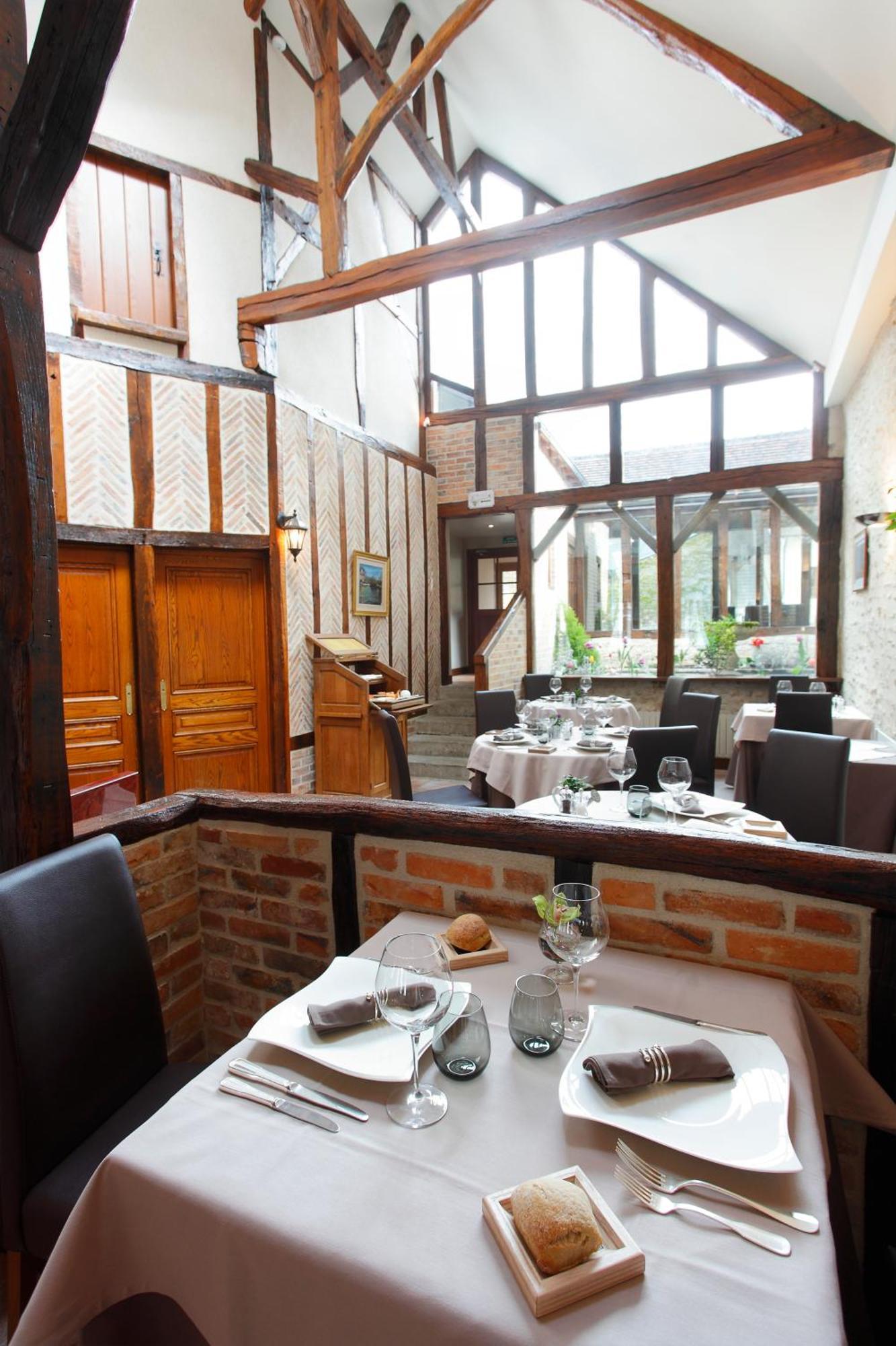 La Chaumiere Hotel Aubigny-sur-Nere Ngoại thất bức ảnh