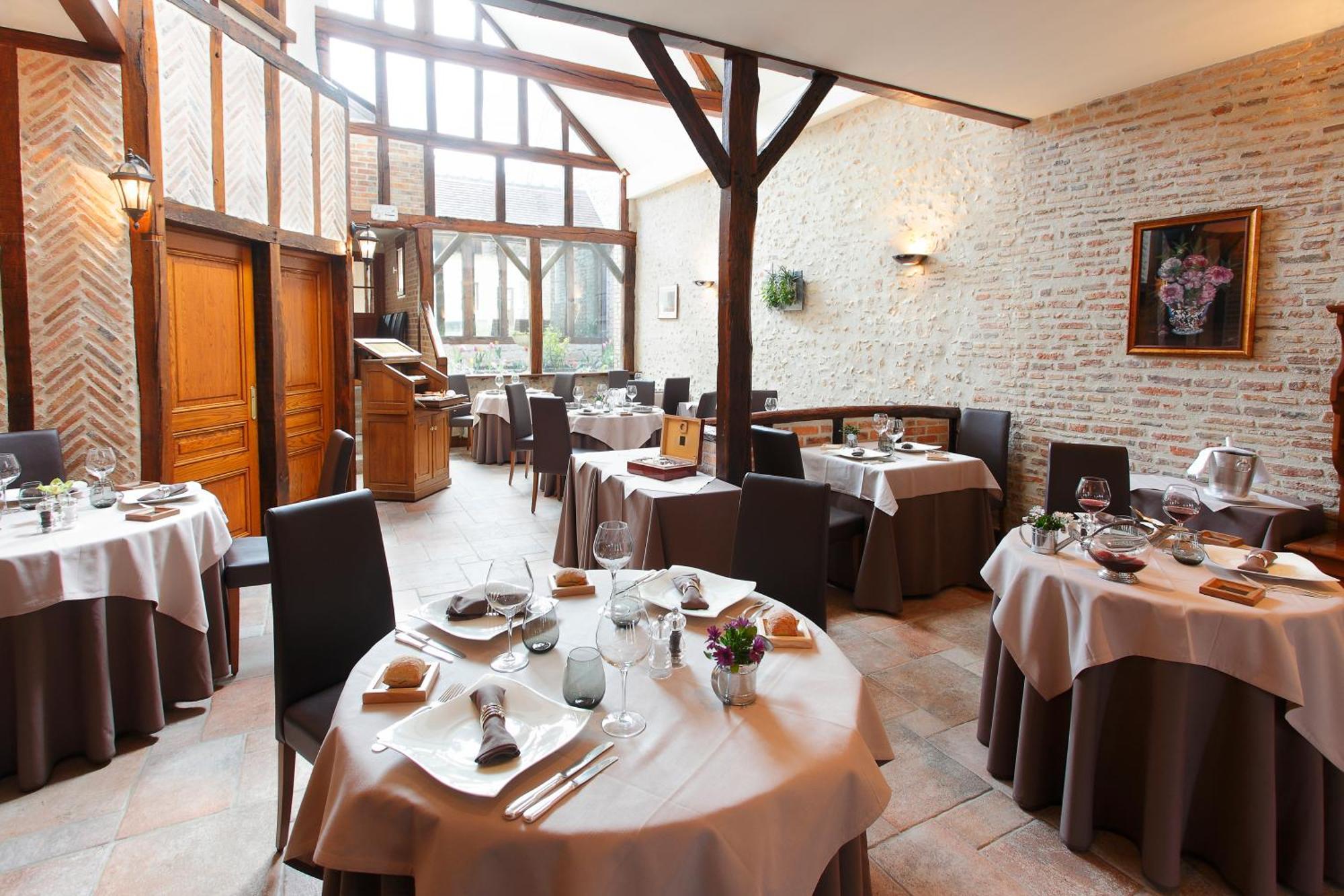 La Chaumiere Hotel Aubigny-sur-Nere Ngoại thất bức ảnh