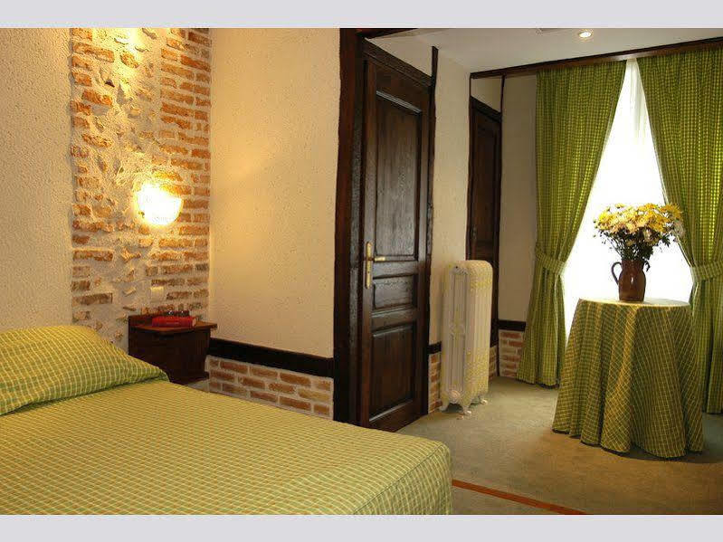 La Chaumiere Hotel Aubigny-sur-Nere Ngoại thất bức ảnh